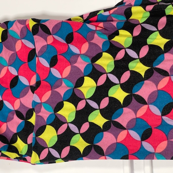 LulaRoe TC Colorful Geometric Patterned Leggings —All LulaRoe Buy 2 Get 1 Free - Picture 2 of 2
